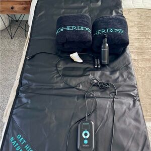 HigherDOSE Infrared Sauna Blanket - Black